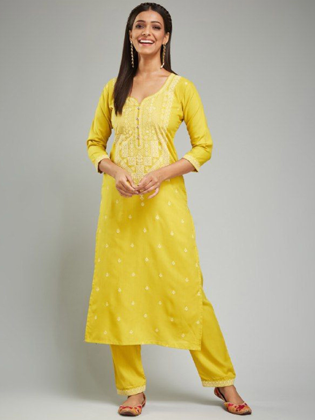 

APNISHA Ethnic Motifs Printed Regular Chanderi Silk Straight Kurta with Trousers, Yellow