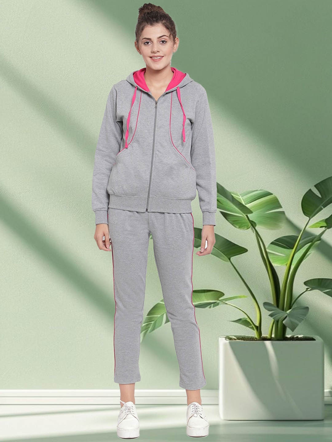 

WILD WEST Women Hooded Tracksuits, Grey