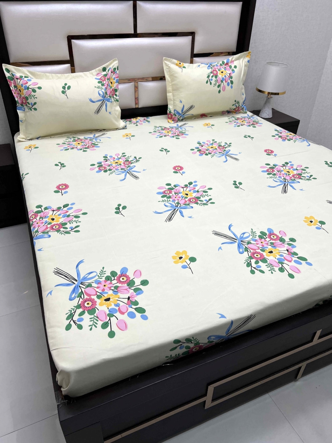 

Pure Decor Queen Size Double Bed Bedsheet With 2 Pillow Covers 2.28 m X 2.54 m, Yellow