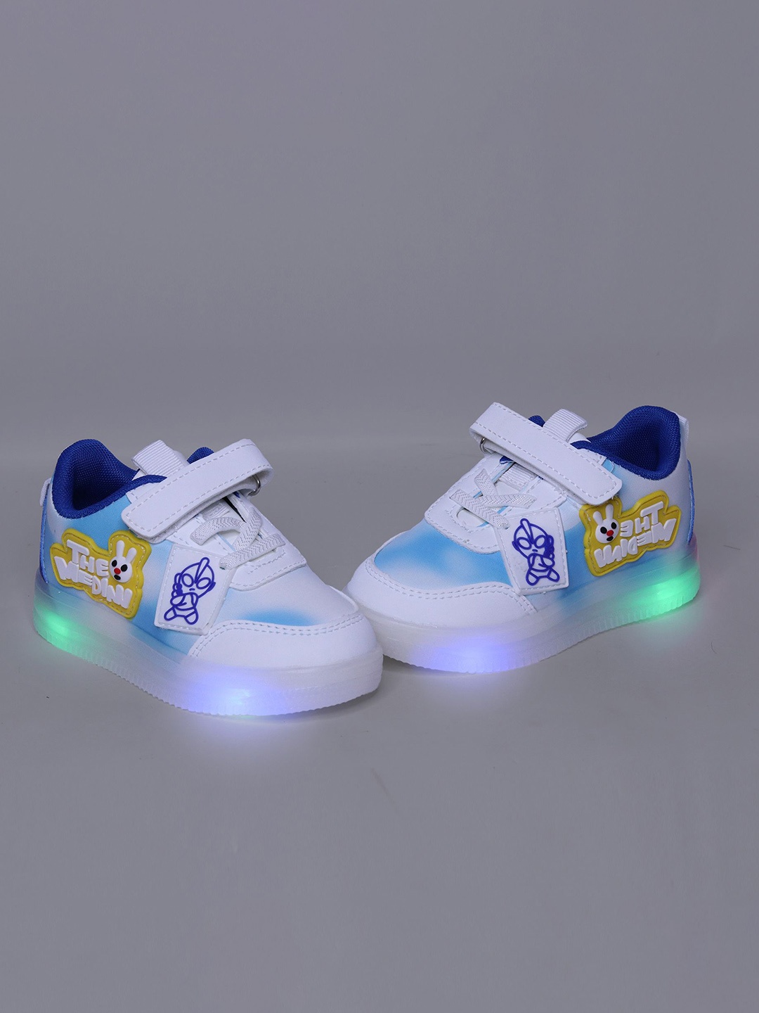 

NEW STEPS Kids Colourblocked LED Round Toe Sneakers, Blue