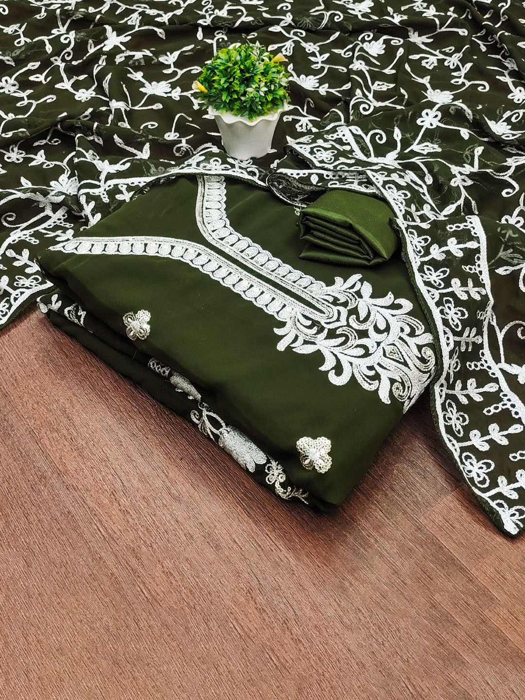 

KALINI Floral Embroidered Unstitched Dress Material, Green