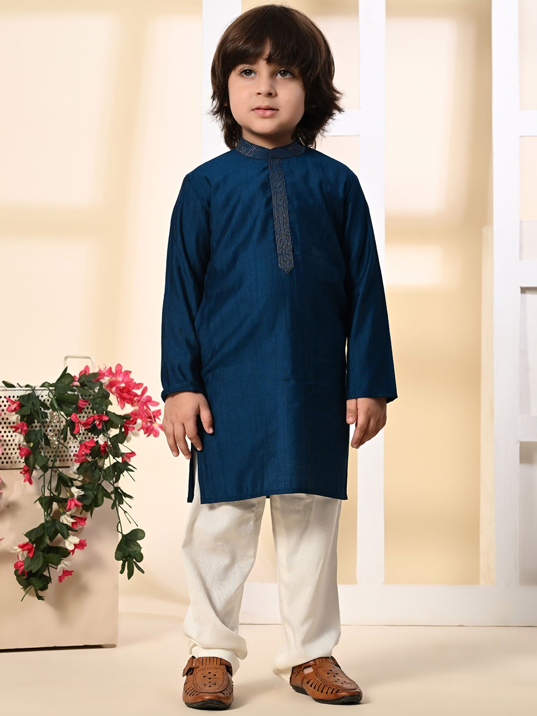 

Muffin Shuffin Boys Woven Design Mandarin Collar Kurta with Trousers, Teal