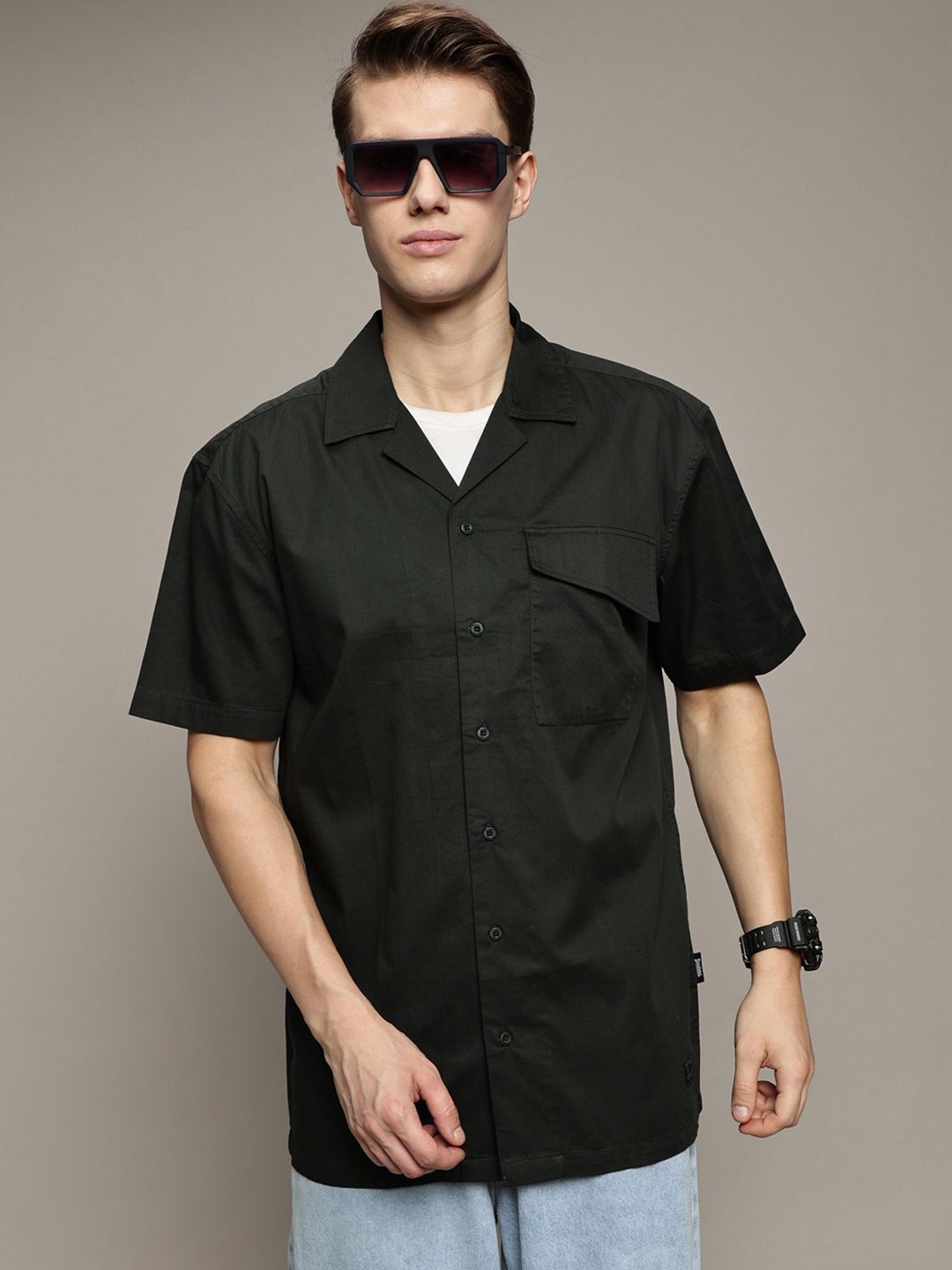 

The Roadster Lifestyle Co. Men Solid Pure Cotton Oversized Casual Shirt, Green