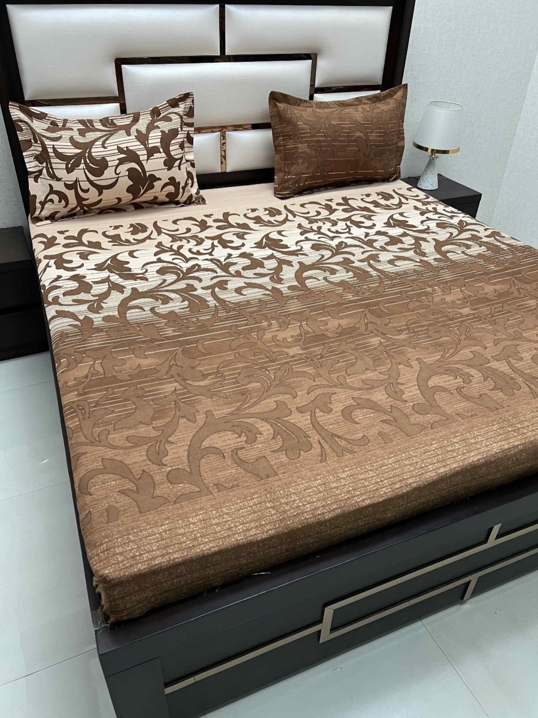 

Pure Decor Brown Ethnic Motifs Microfiber 330 TC Queen Bedsheet Set 2.29 m x 2.52 m