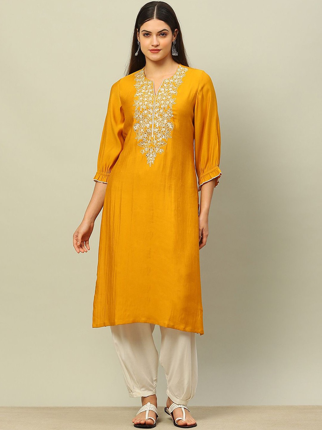 

Rangriti Floral Embroidered Sequined Three Quarter Sleeves Straight Kurta, Yellow
