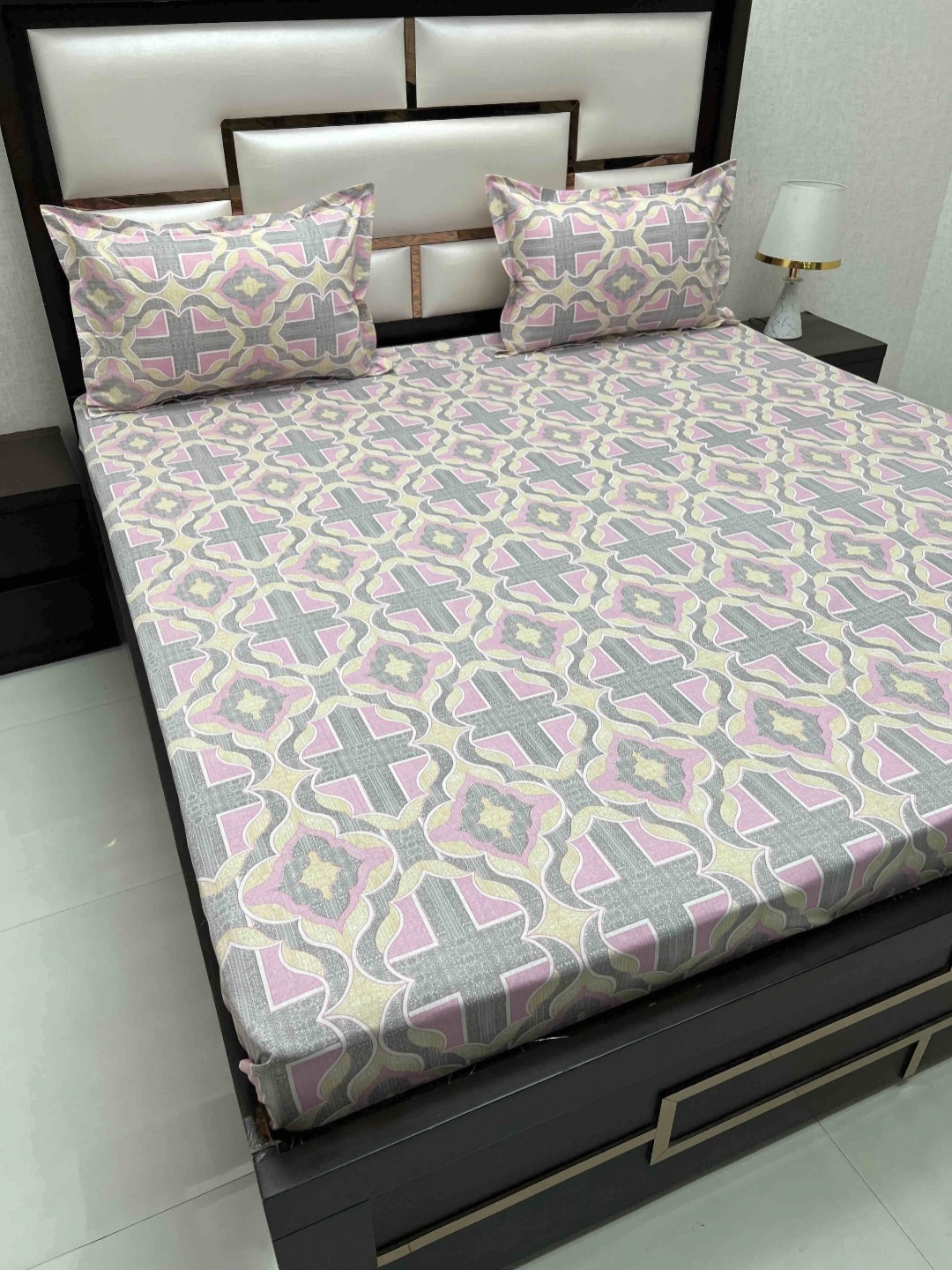 

Pure Decor Pink & Grey Geometric Pure Cotton 250 TC King Bedsheet Set 2.73 m x 3.06 m