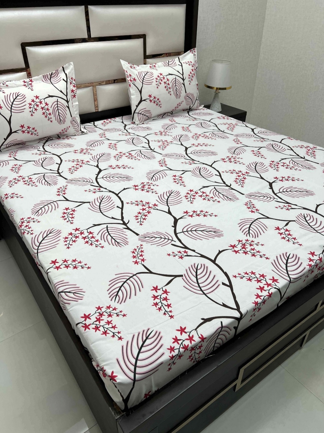 

Pure Decor Queen Size Double Bedsheet With 2 Pillow Covers 2.28m X 2.54m, White