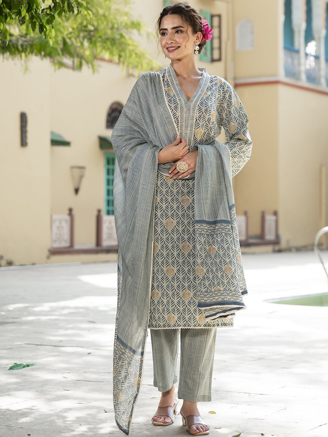 

Divena V-neck Floral Printed Pure Cotton Straight Kurta with Trouser & Dupatta, Grey