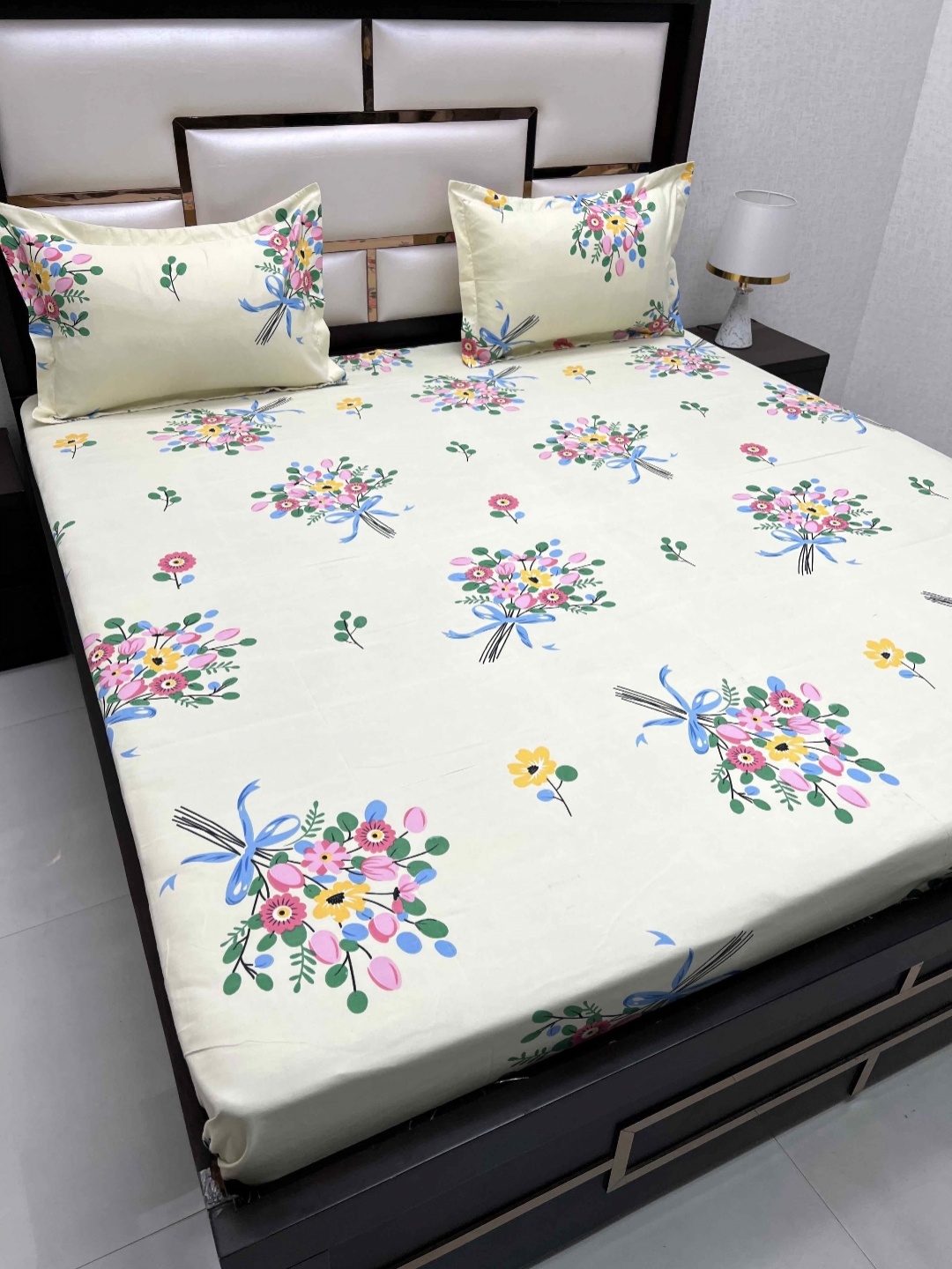 

Pure Decor Queen Size Double Bed Bedsheet With 2 Pillow Covers 2.28 m X 2.54 m, Yellow