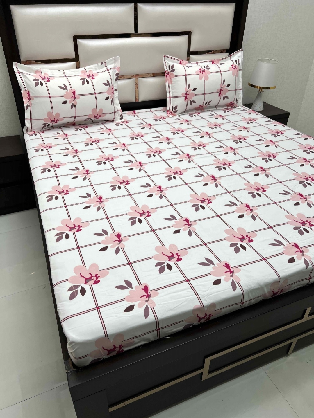 

Pure Decor Queen Size Double Bedsheet With 2 Pillow Covers 2.28m X 2.54m, Pink