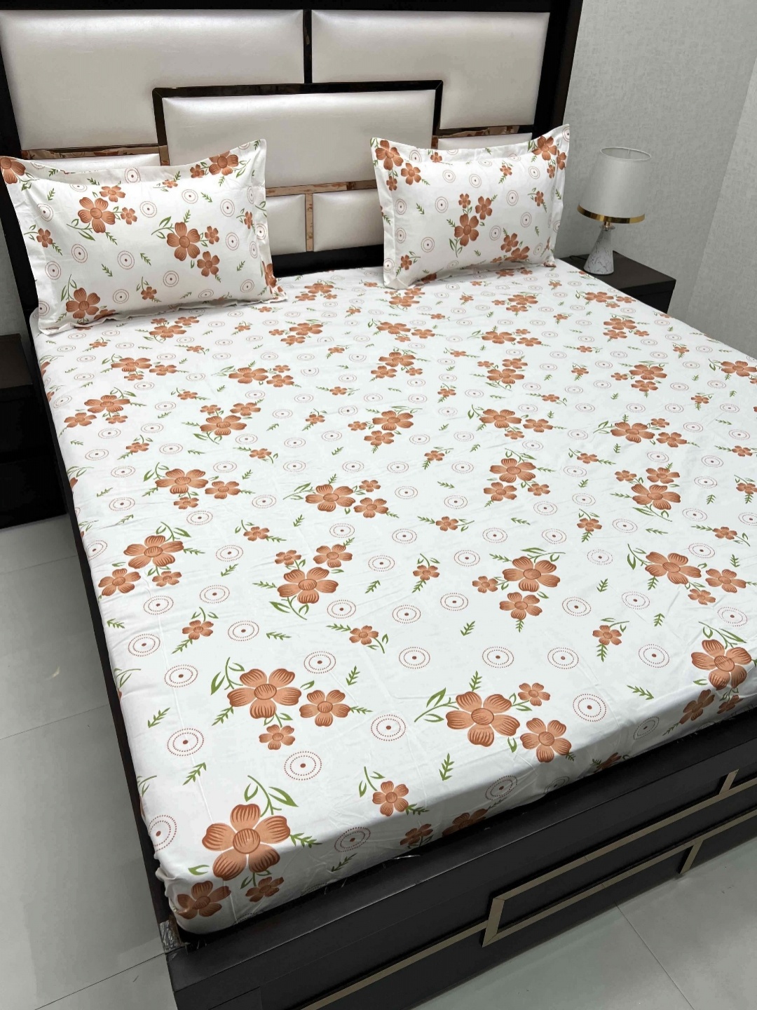 

Pure Decor Queen Size Double Bedsheet With 2 Pillow Covers 2.28m X 2.54m, Orange