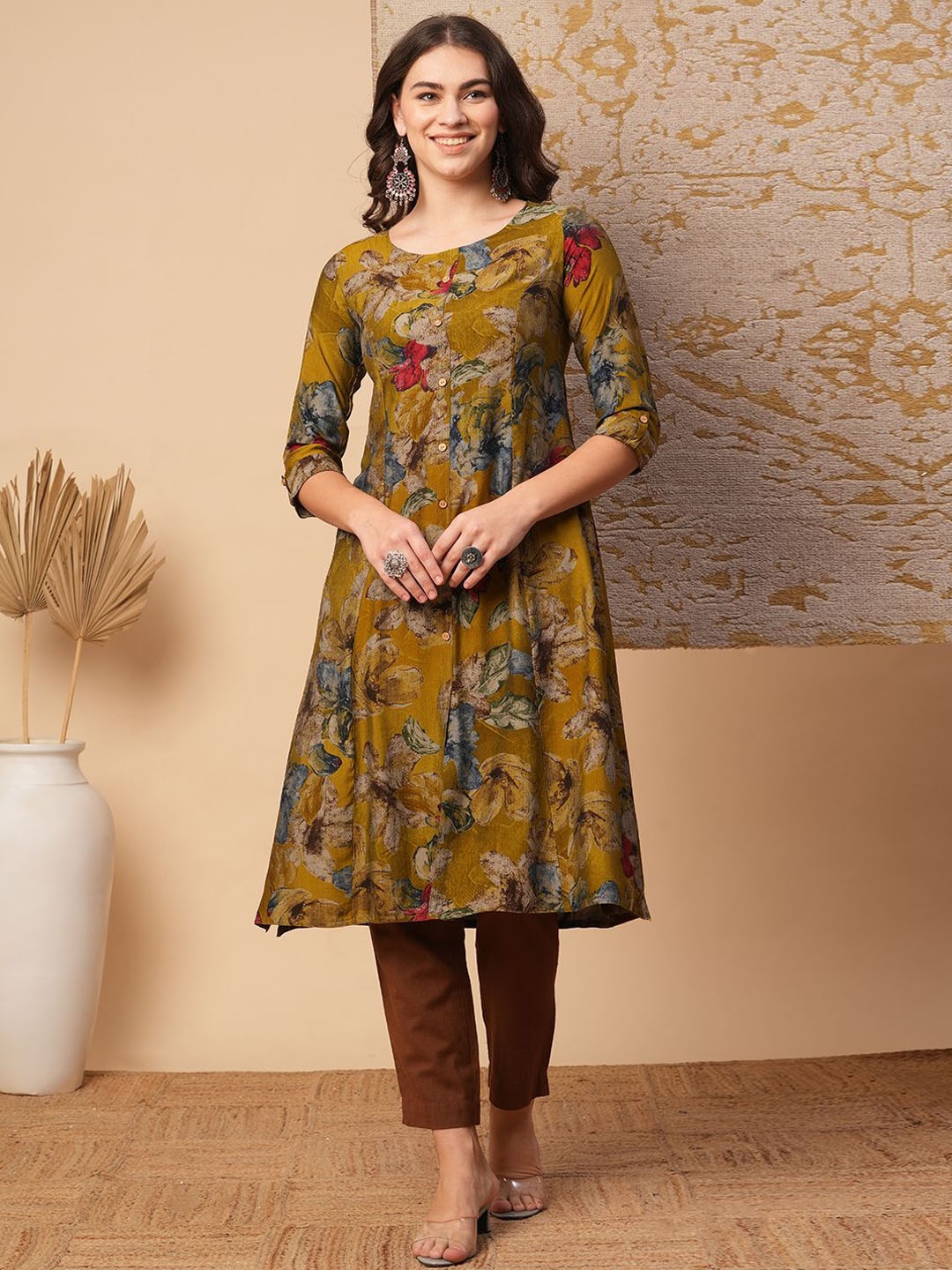 

FASHOR Floral Printed Round Neck A-Line Kurta, Green