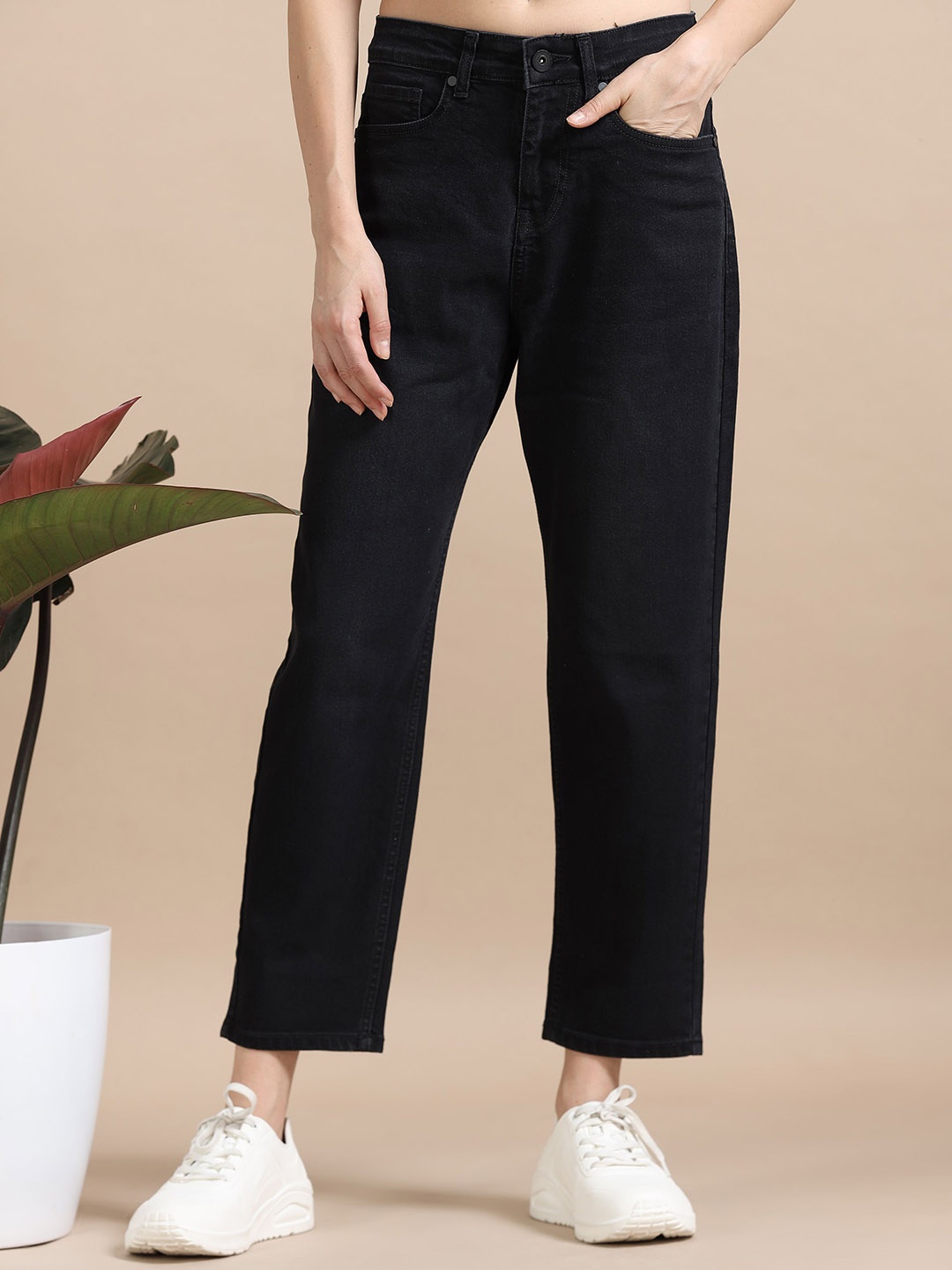 

Mast & Harbour Women Comfort High-Rise Light Fade Stretchable Jeans, Black