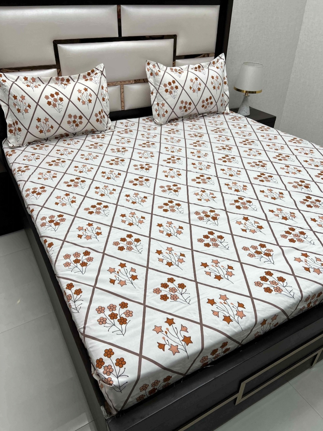 

Pure Decor Queen Size Double Bedsheet With 2 Pillow Covers 2.28m X 2.54m, White
