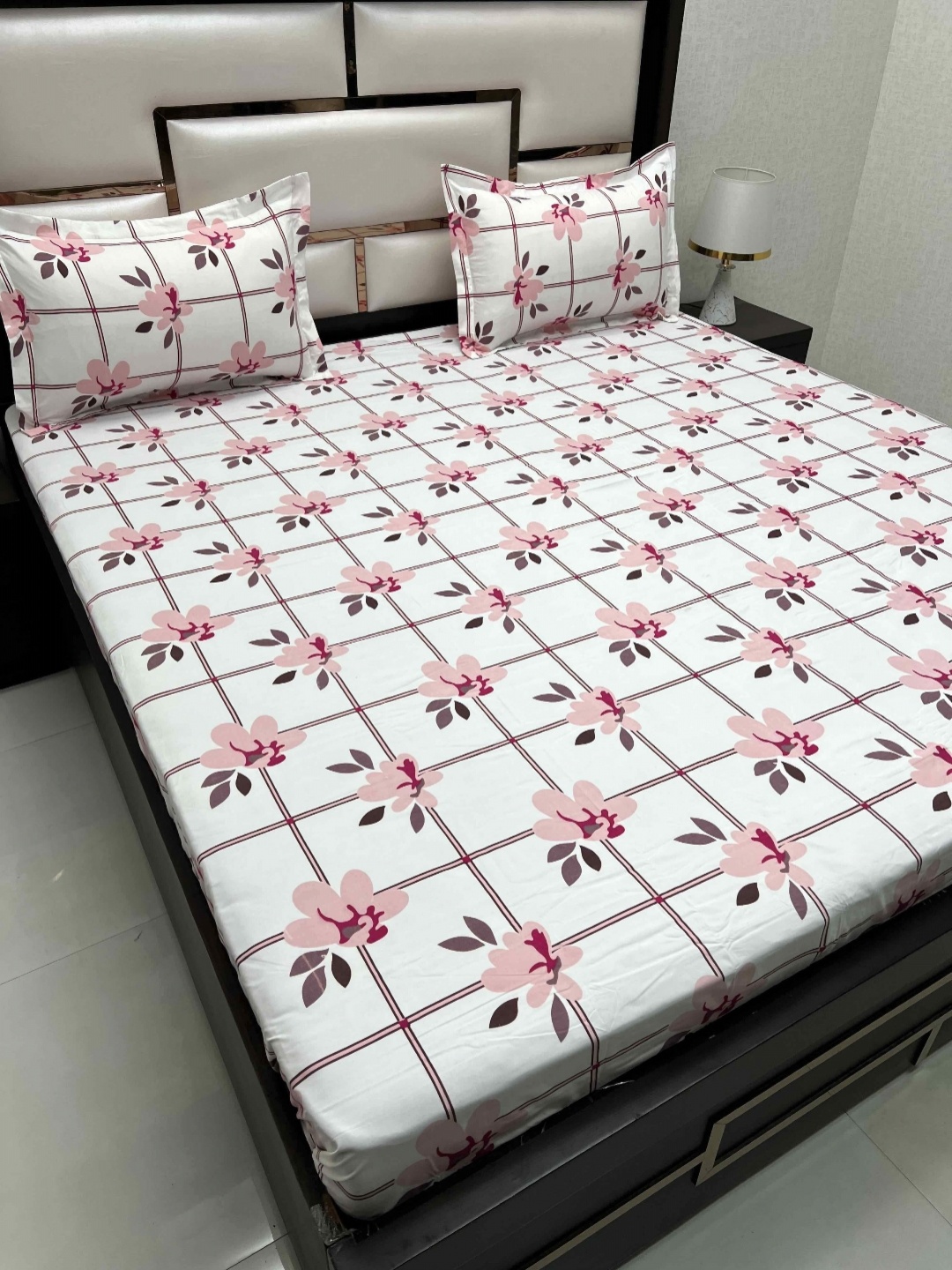 

Pure Decor Queen Size Double Bedsheet With 2 Pillow Covers 2.28m X 2.54m, Pink