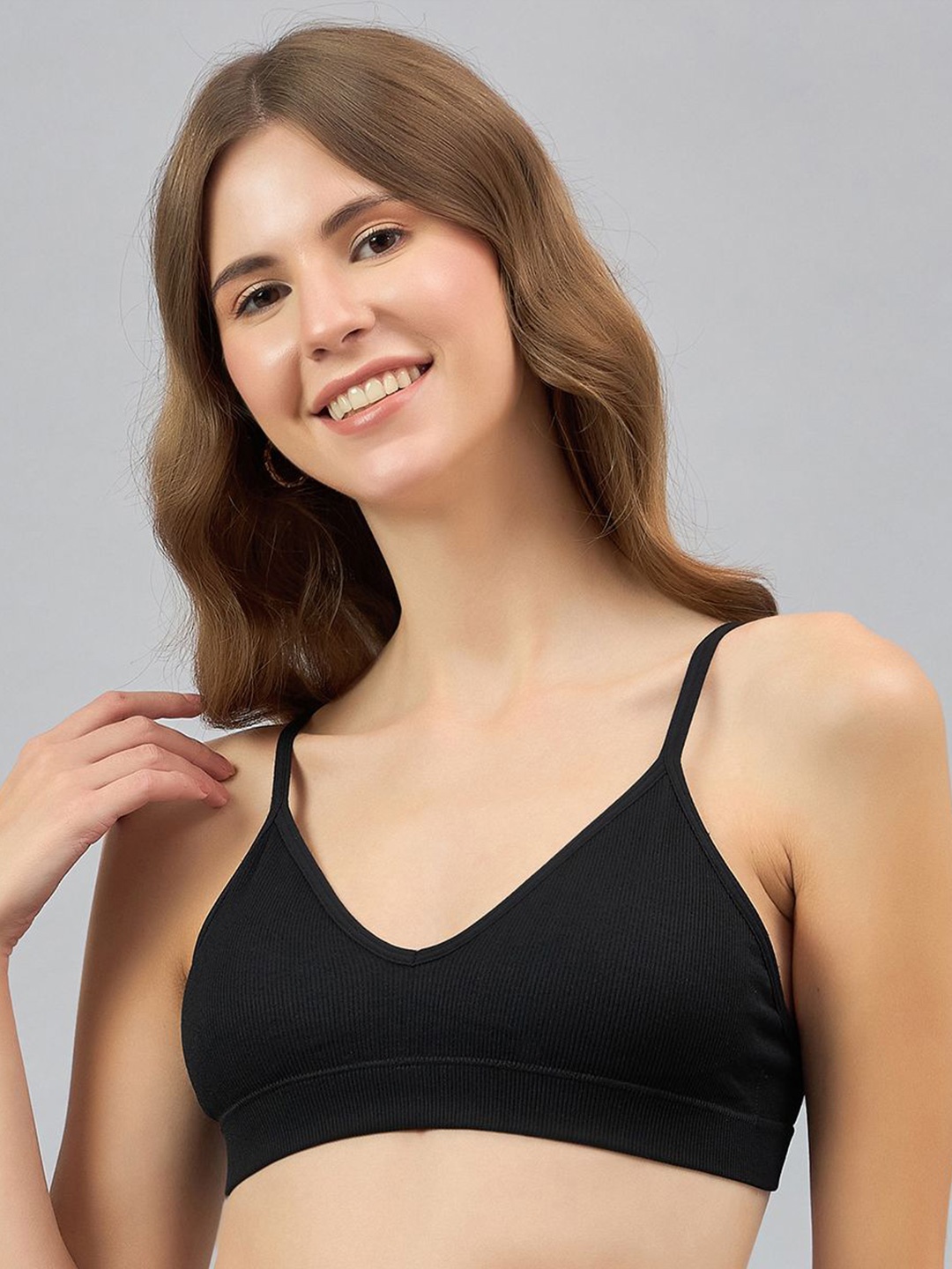 

DressBerry Women Seamless Non-Wired Medium Coverage Bra, Black