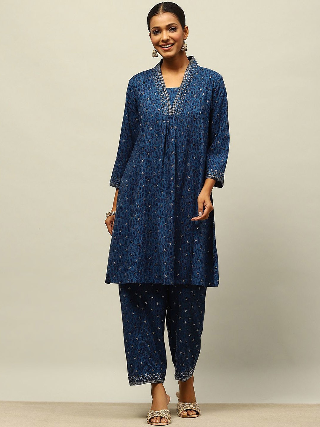 

Rangriti Geometric Printed A-Line Pleated Kurta With Palazzos, Blue