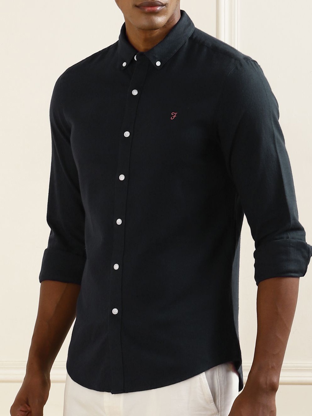 

Farah Men Button-Down Collar Solid Cotton Slim Fit Casual Shirt, Navy blue