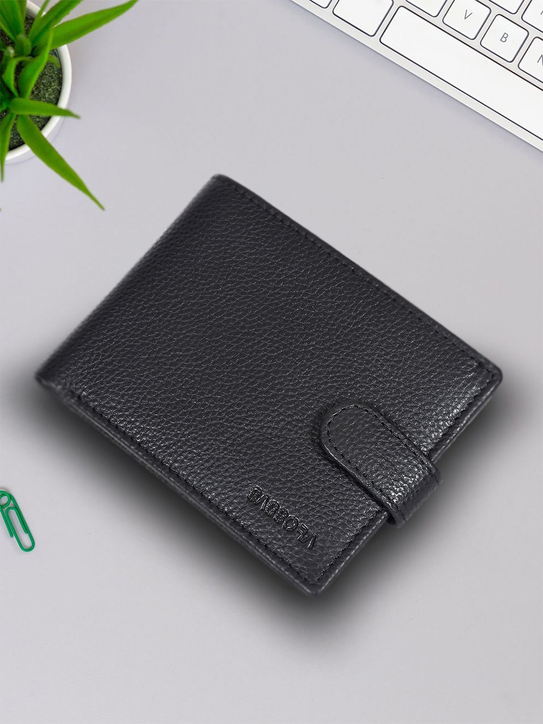 

Sassora Men Leather Two Fold Wallet, Black