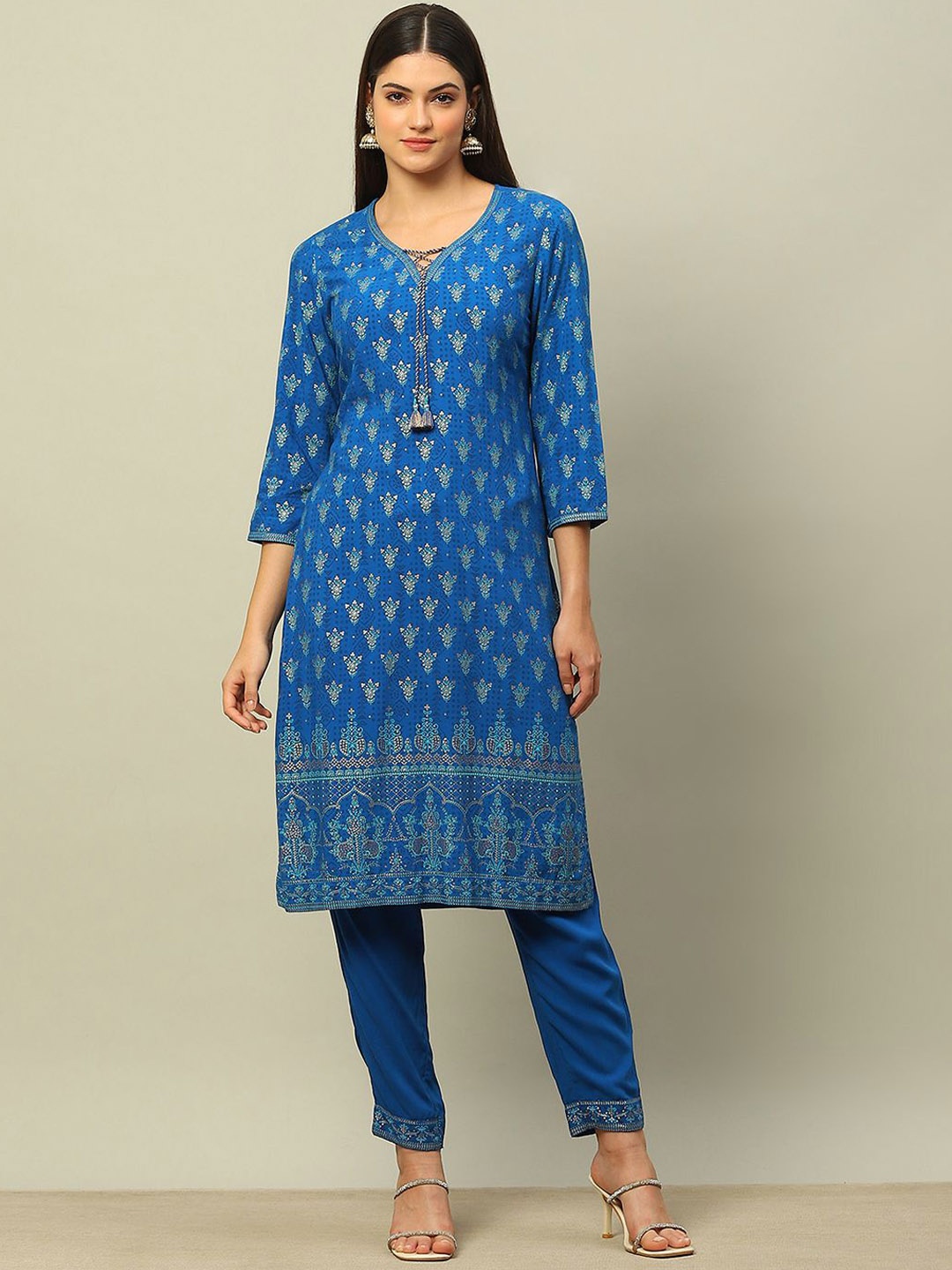 

Rangriti Floral Printed Straight Kurta with Trousers, Blue