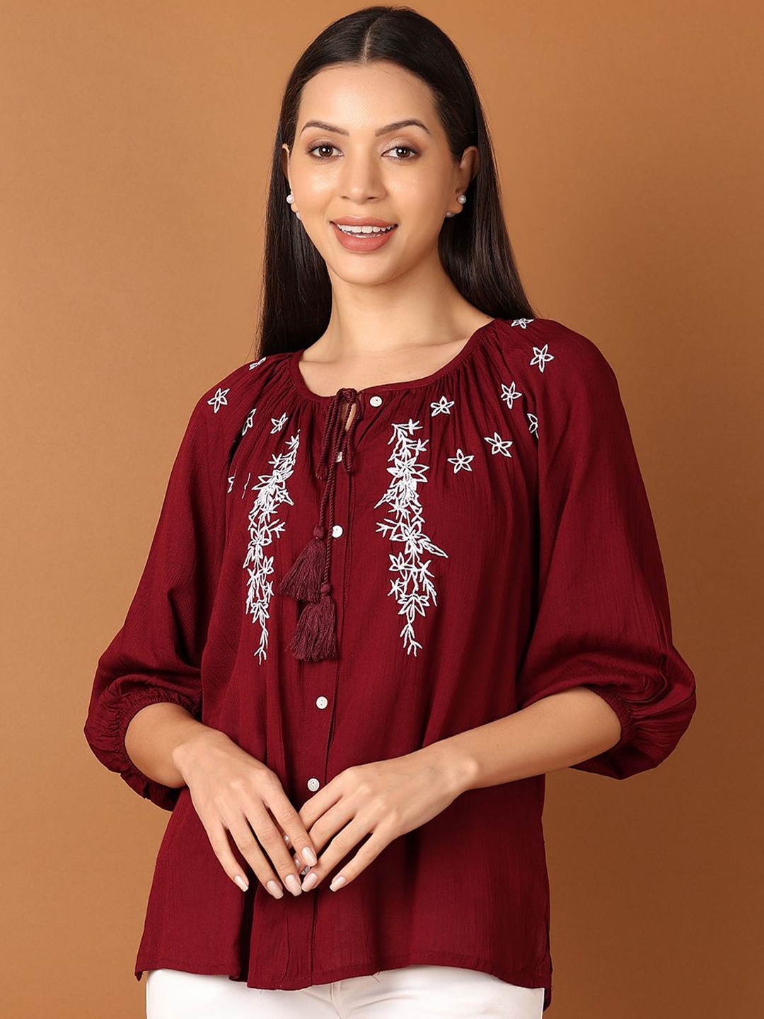 

V-Mart Embroidered Round Neck Straight Tunic, Maroon