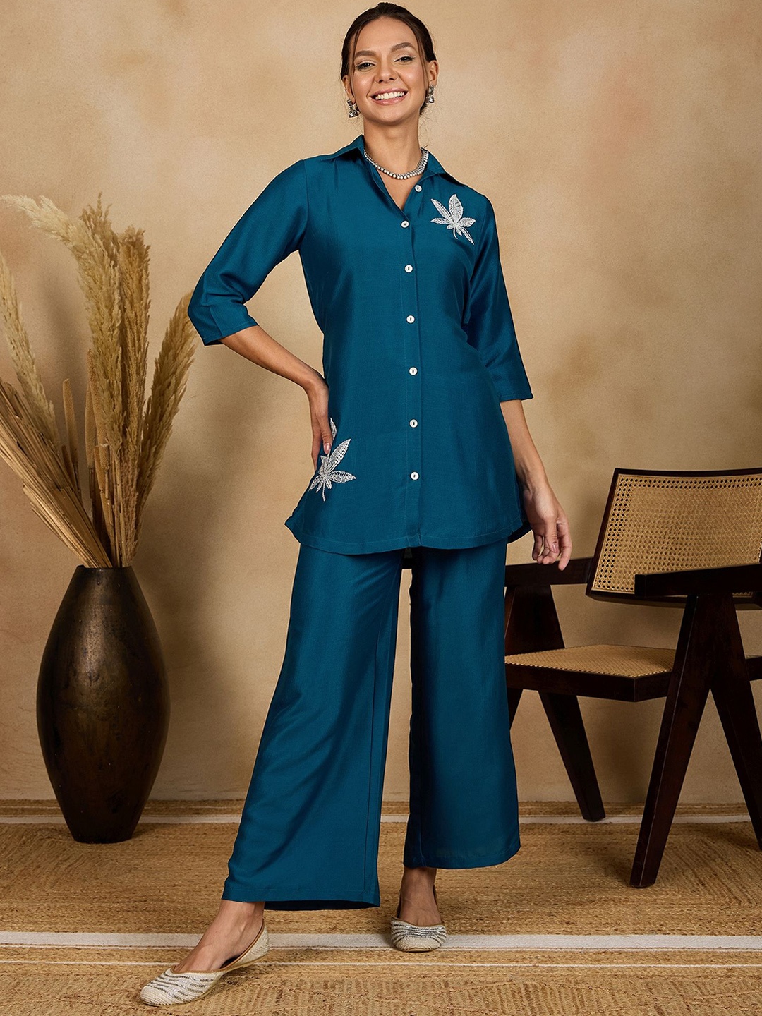 

WineRed Floral Embroidered Shirt Collar Three-Quarter Sleeves Shirt With Trouser, Blue