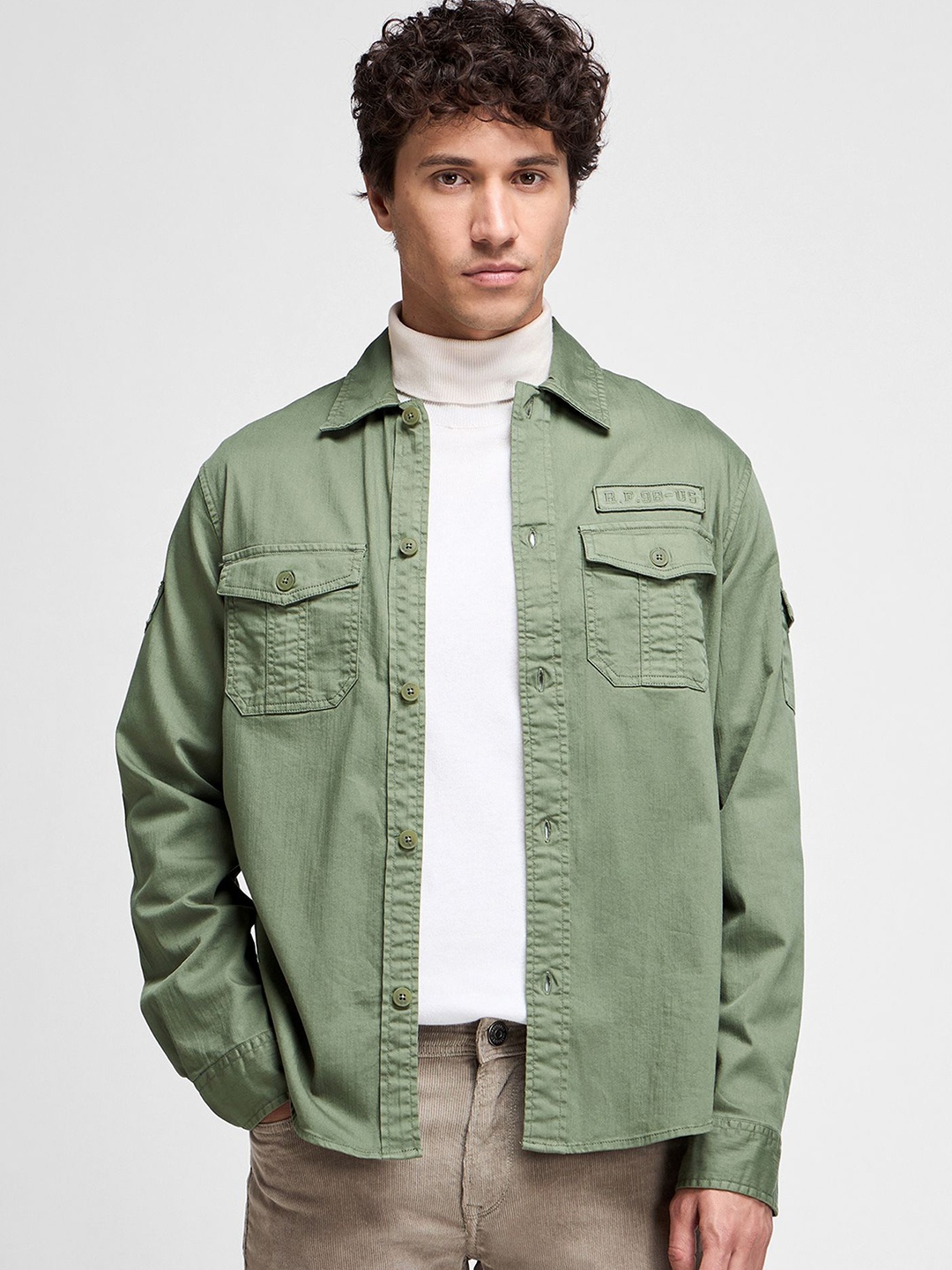 

Red Flame Men Spread Collar Solid Cotton Casual Shirt, Green