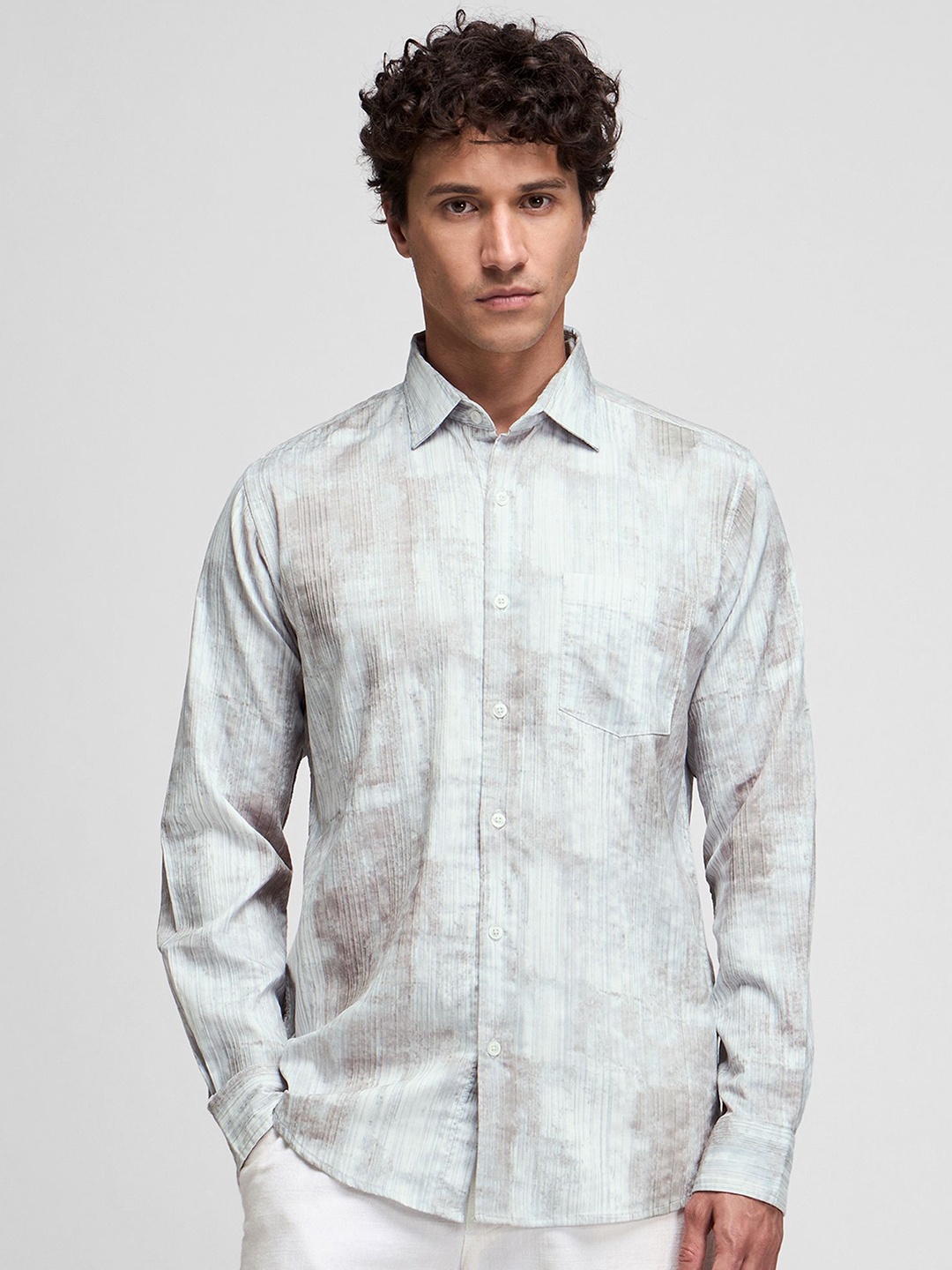 

Red Flame Men Spread Collar Textured Casual Shirt, Grey