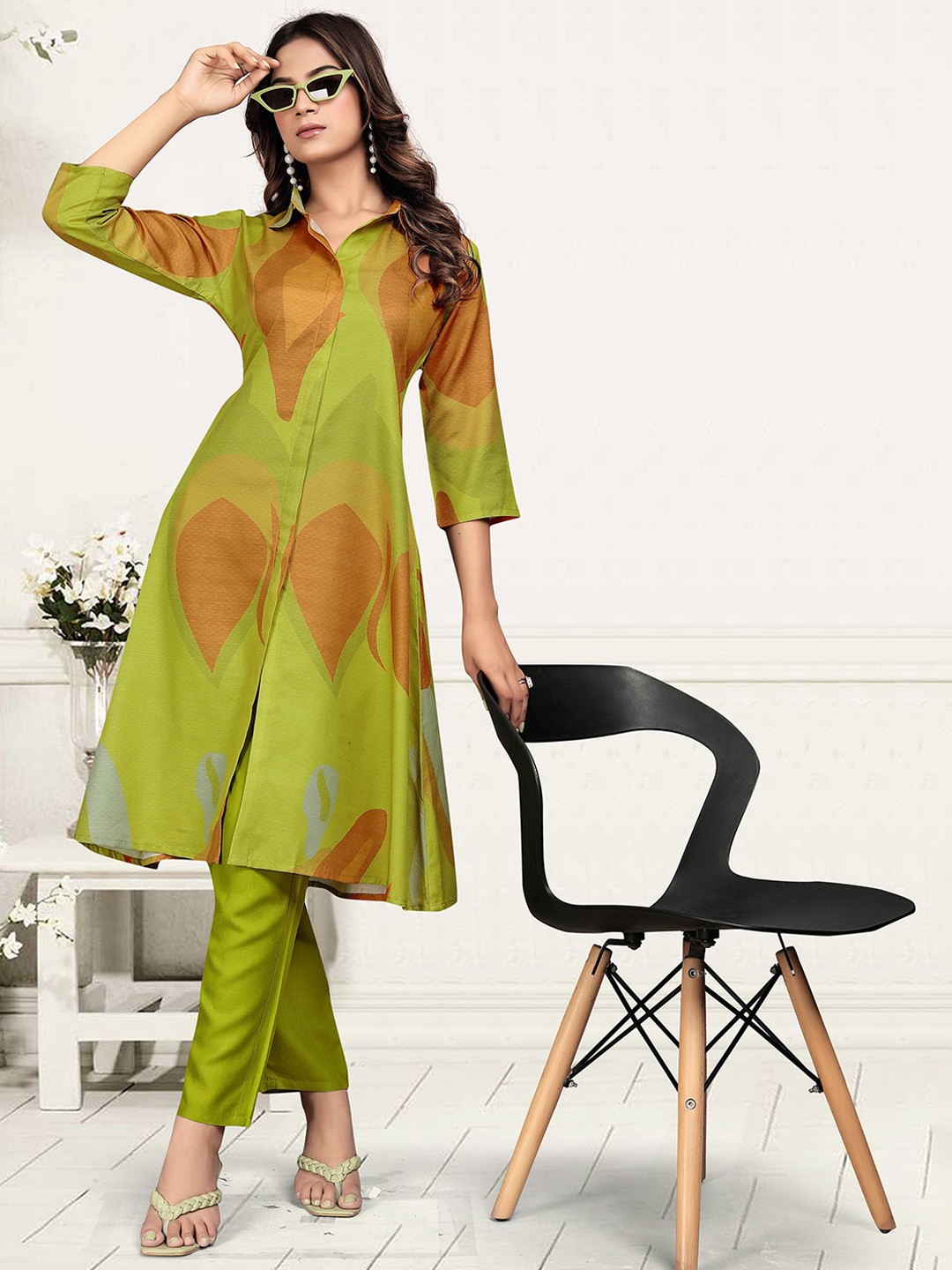 

JULEE Printed A-Line Kurta With Trousers, Olive