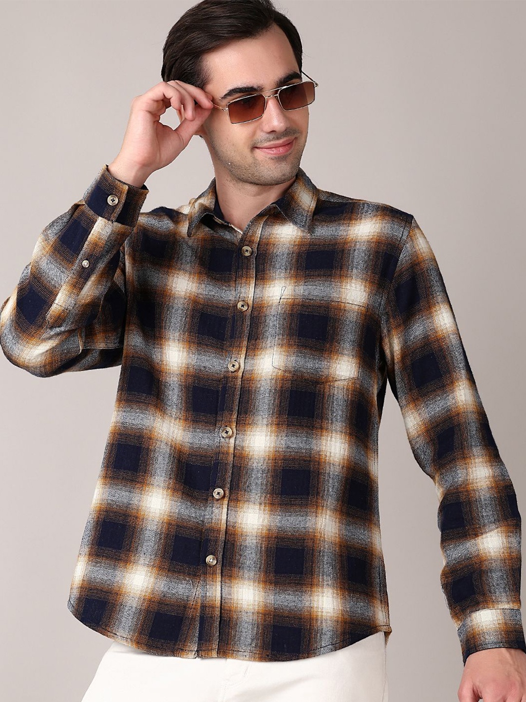 

V-Mart Men Spread Collar Tartan Checked Cotton Casual Shirt, Navy blue