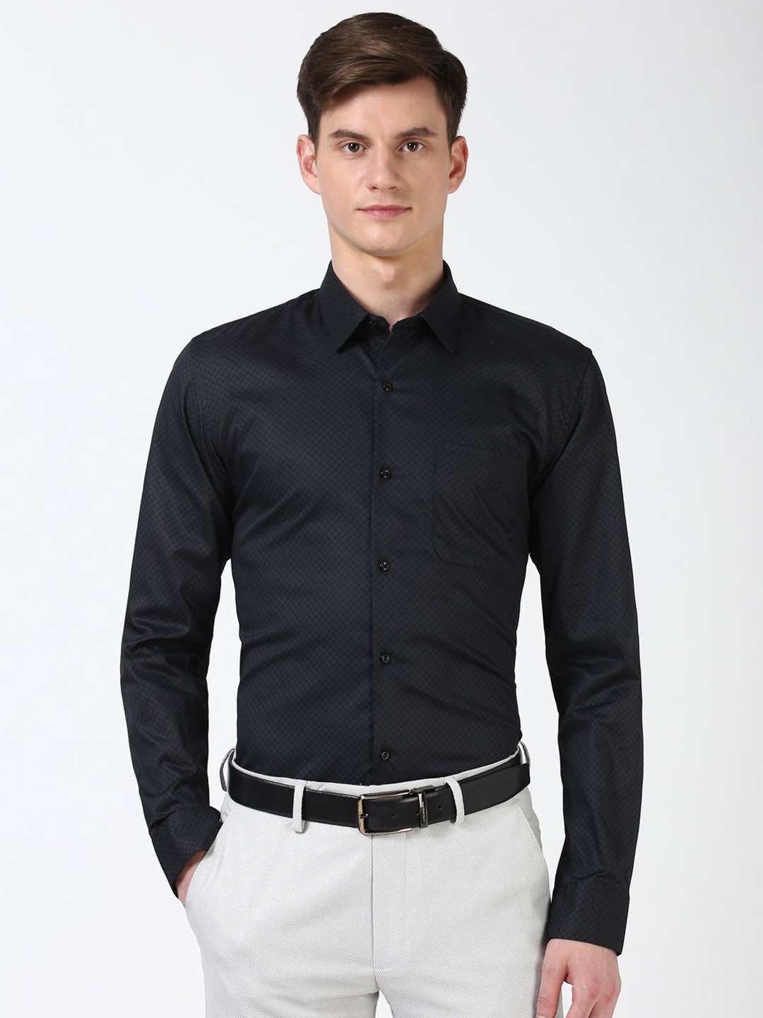 

Peter England Men Spread Collar Textured Cotton Slim Fit Casual Shirt, Black