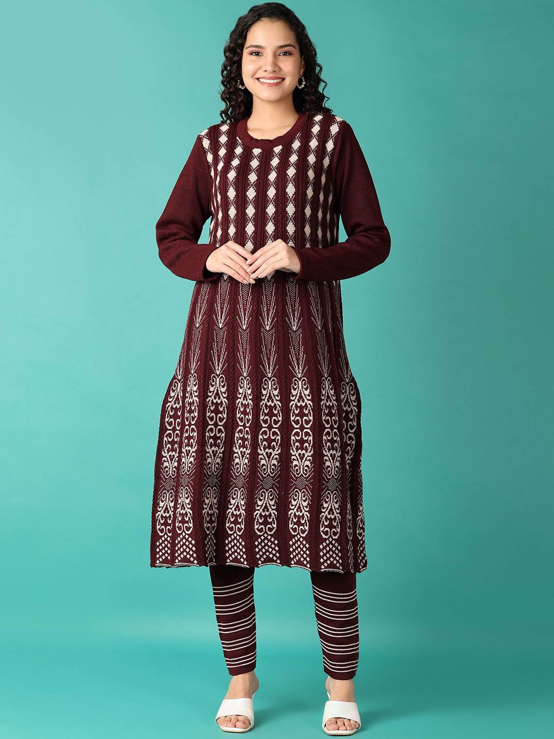 

V-Mart Geometric Woven Design Daffodil Cotton A-Line Kurta, Maroon