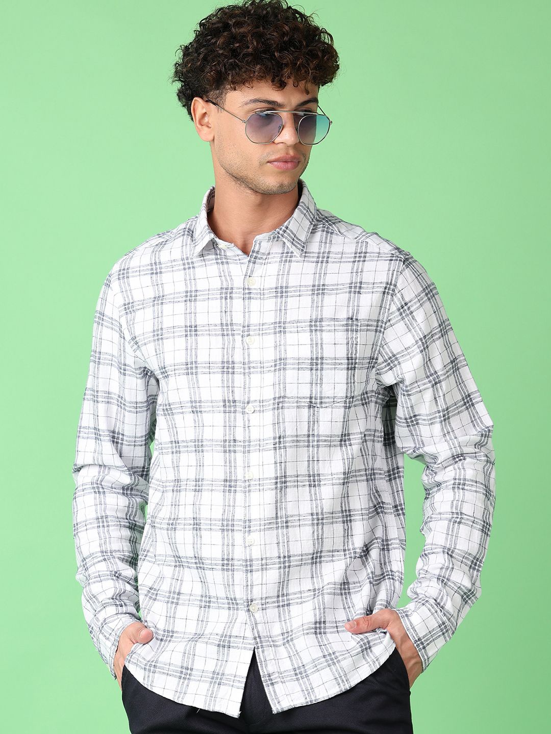 

V-Mart Men Spread Collar Tartan Checked Cotton Casual Shirt, White