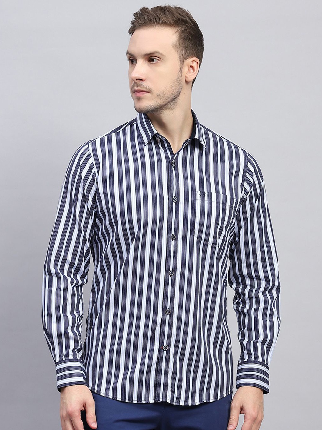 

Monte Carlo Men Spread Collar Vertical Striped Cotton Casual Shirt, Navy blue