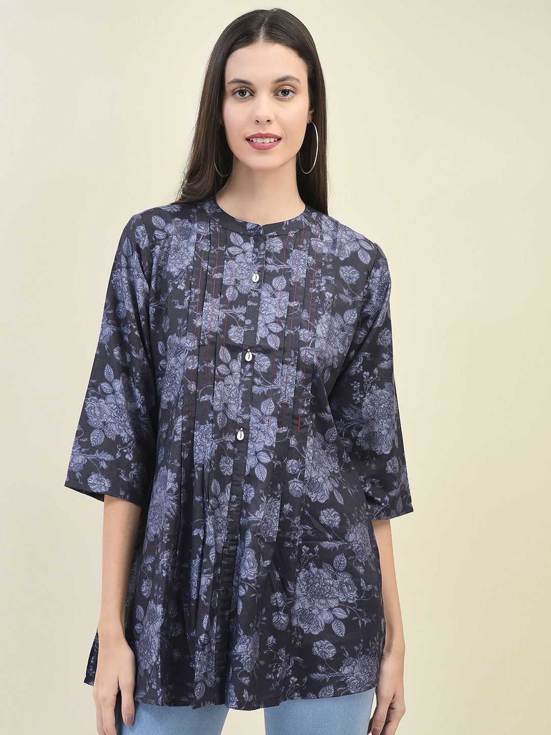 

Shree Women Mandarin Collar Printed Tunic, Purple