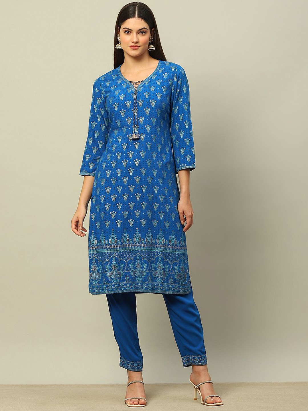 

Rangriti Floral Printed Straight Kurta With Trouser, Blue