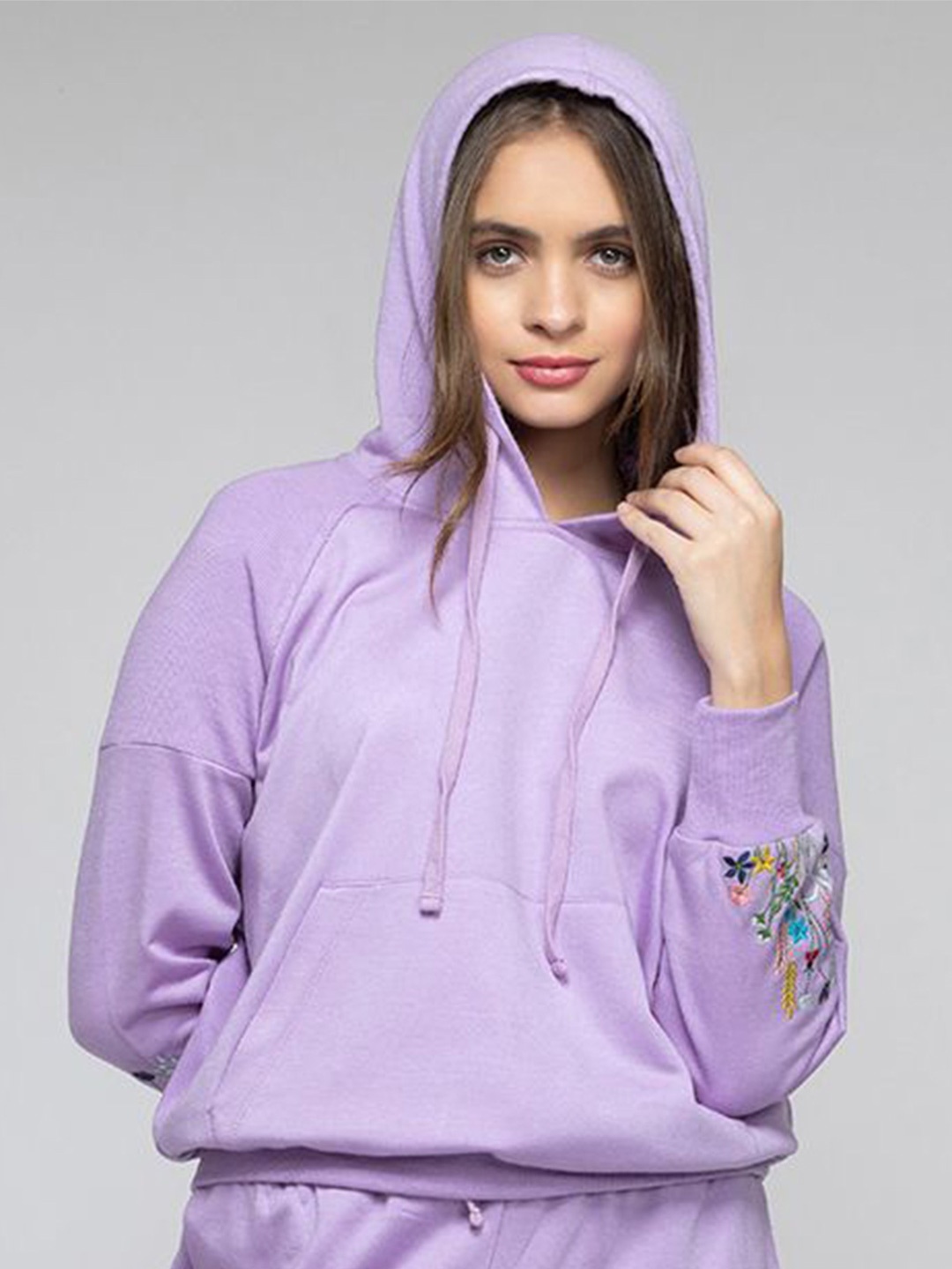 

SHAYE Women Embroidered Sweatshirt, Purple