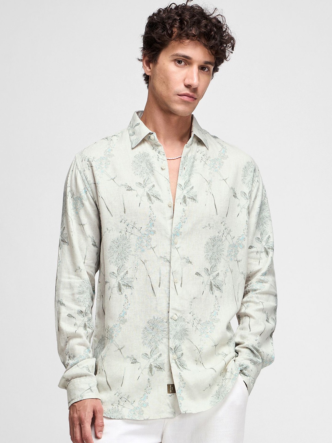 

Red Flame Men Spread Collar Floral Printed Casual Shirt, Cream