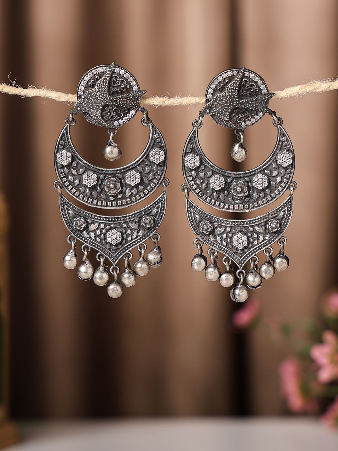 

VENI 92.5 Silver-Plated Contemporary Oxidised Chandbalis
