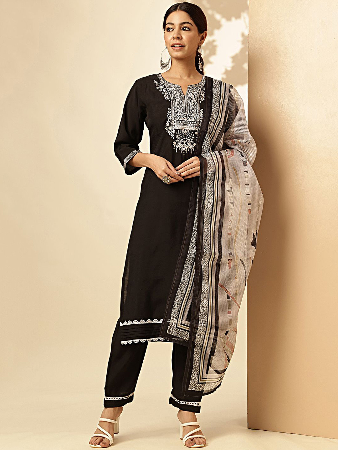 

Vbuyz Women Embroidered Sequinned Pure Cotton Straigt Kurta with Trousers & Dupatta, Black