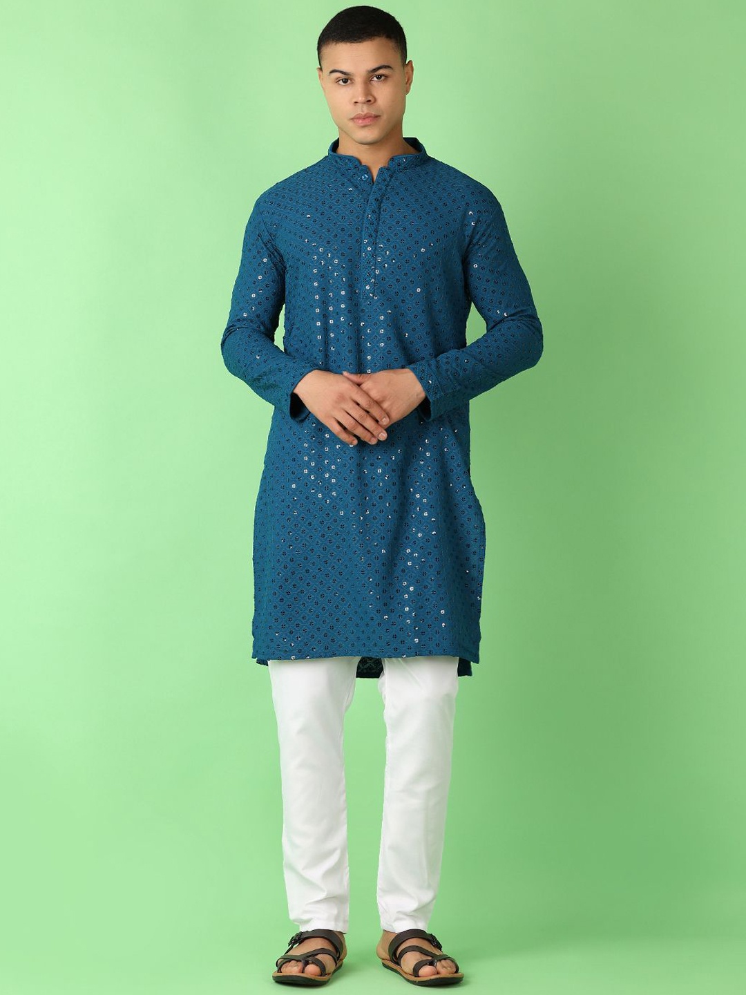 

V-Mart Floral Embroidered Sequinned Mandarin Collar Kurta With Trousers, Teal