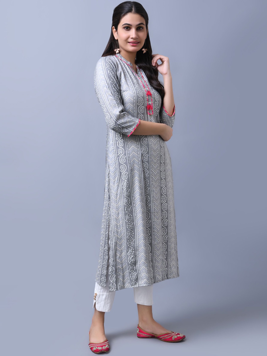 

Anouk Grey & White Bandhani Printed Mandarin Collar Liva Straight Kurta