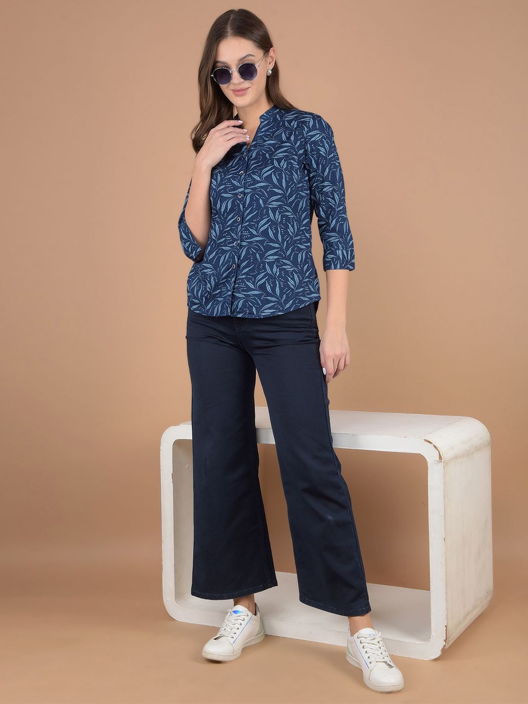 

Crimsoune Club Women Mandarin Collar Floral Printed Cotton Slim Fit Casual Shirt, Navy blue