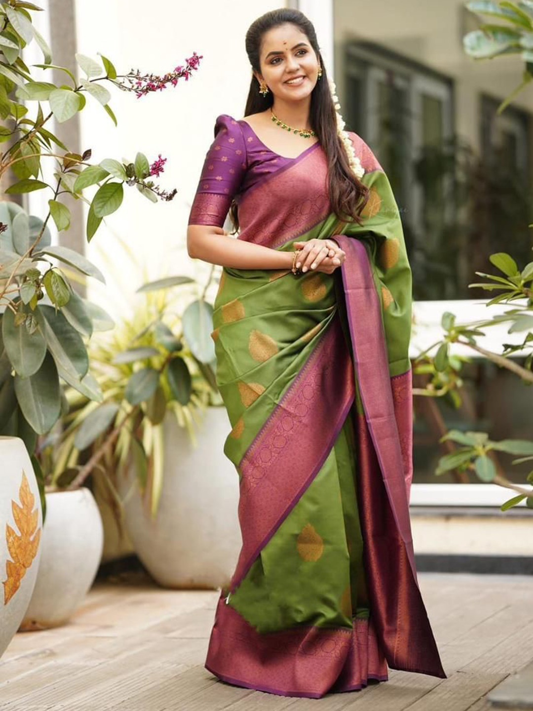

KALINI Ethnic Motifs Woven Design Zari Pure Silk Kanjeevaram Saree, Green