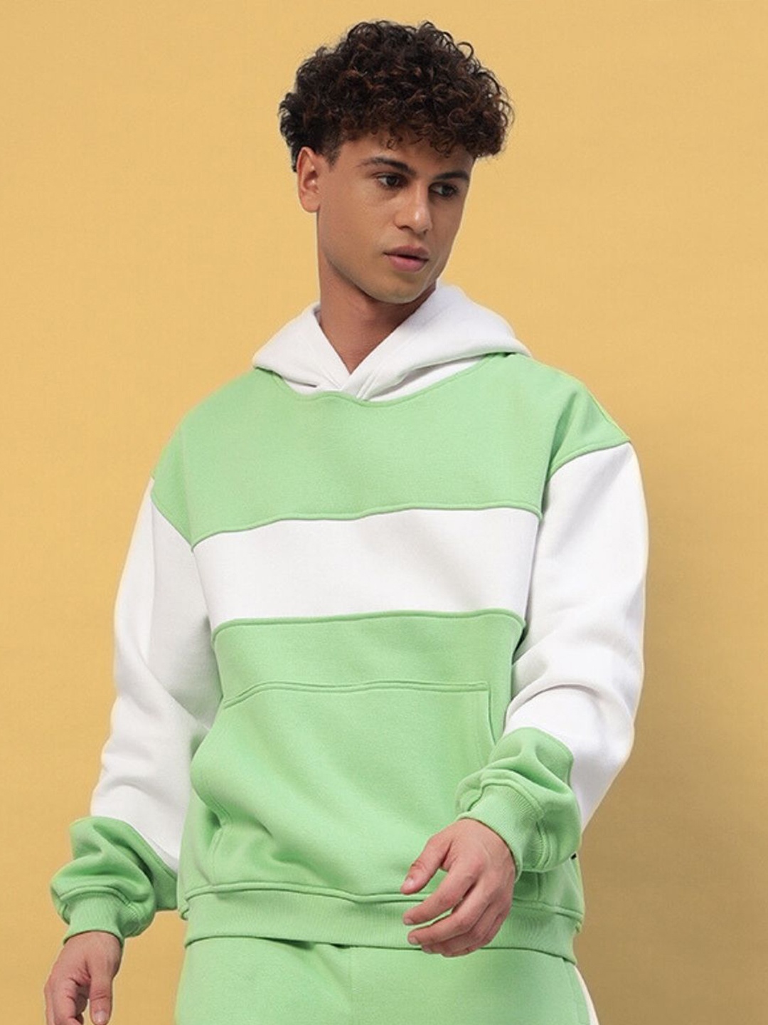 

WEARDUDS Men Colourblocked Hood Pullover Sweatshirt, Green