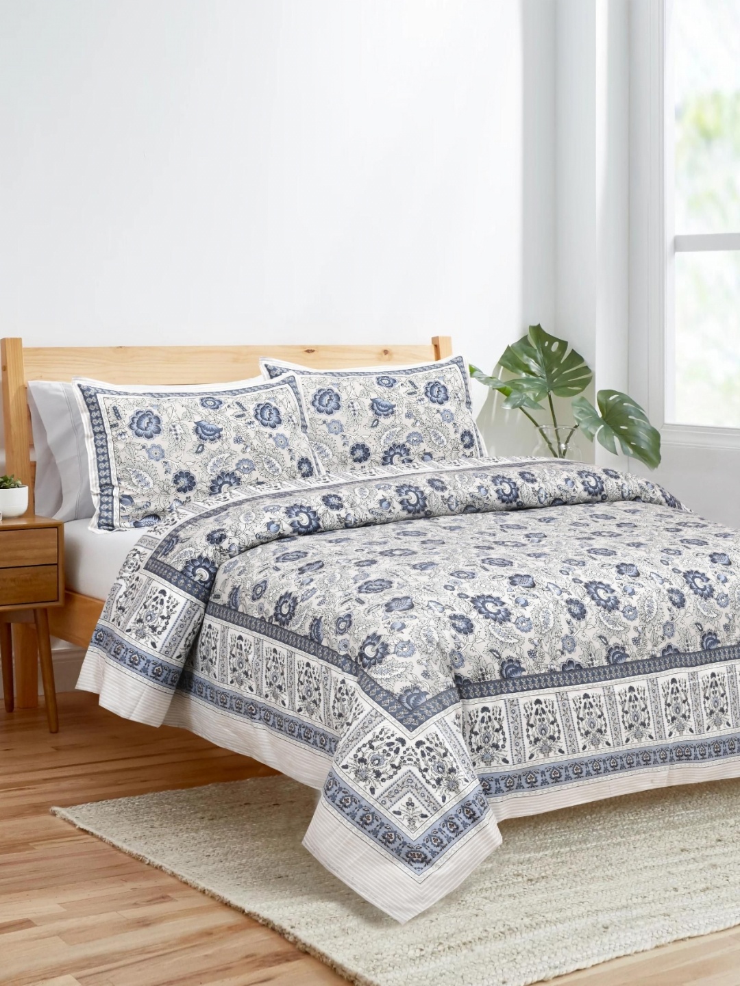 

HOME HEAVENS Blue & Grey Floral 250 TC Queen Bedsheet with 2 Pillow Covers