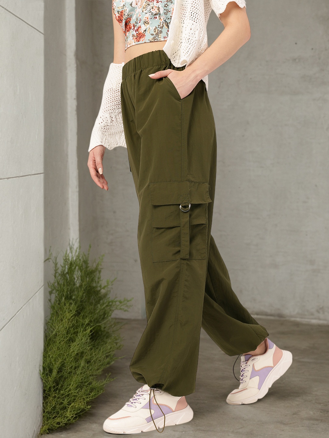 

DressBerry Women Rugged Layers Cargo Style Parachute Trousers, Olive