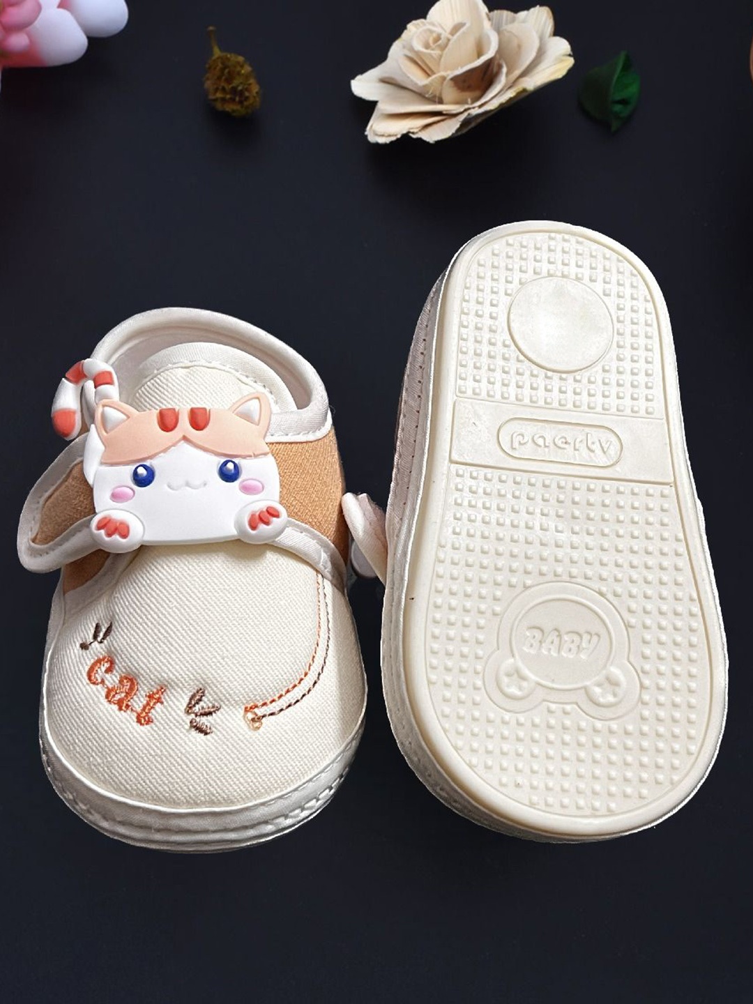 

SooWoo Kids Woven Design Sneakers, Beige