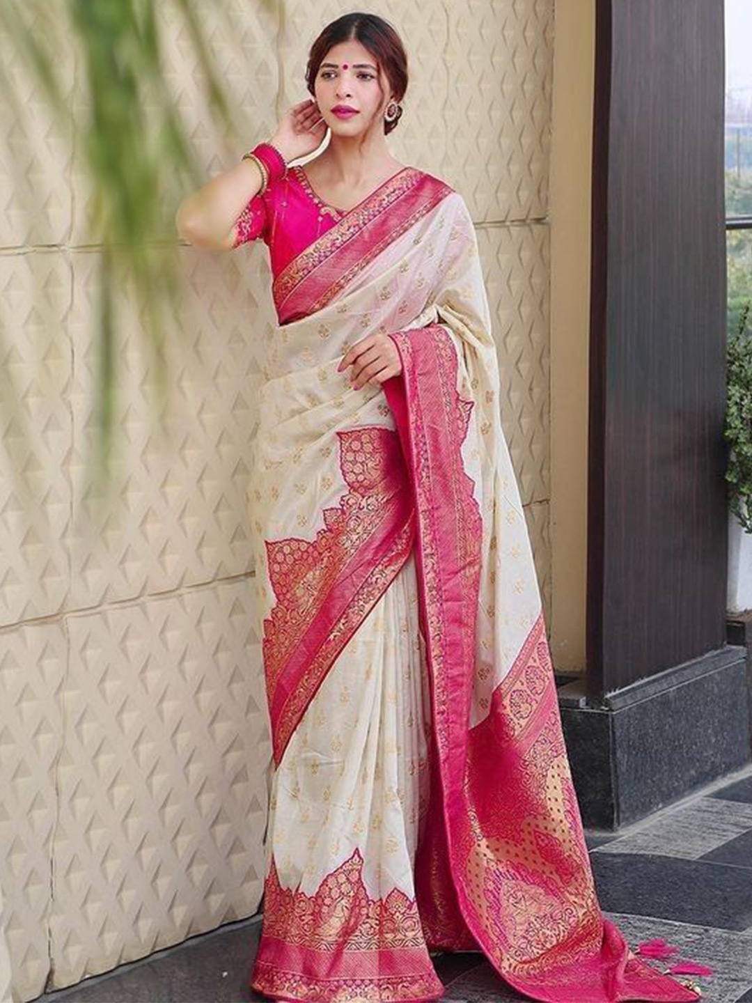 

KALINI Woven Design Zari Pure Silk Kanjeevaram Saree, White