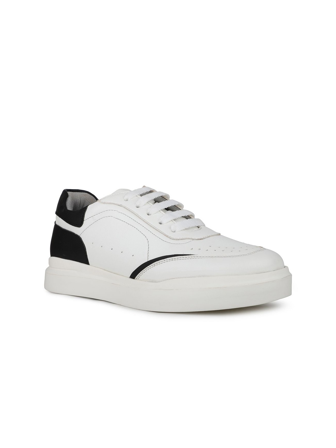 

Inc 5 Women Round Toe Sneakers, Black